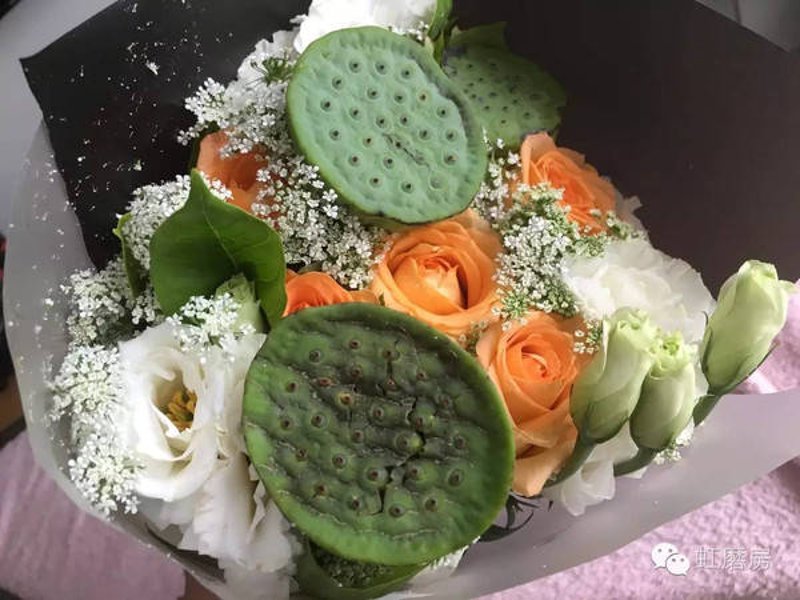 在选择花束配送服务时，面对众多接单平台，如何挑选出最适合自己的呢？今天就让我们一起看看市面上常见的几大花束配送平台吧。
